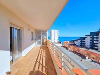 Piso en Calle gran via. Se vende piso en la urbanización  nuevas sirenas en la manga del