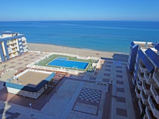 Appartamento in Calle gran via. Se vende piso en la urbanización  nuevas sirenas en la manga del