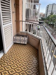 Appartement à Centrevila. Pis cèntric. zona escolapis