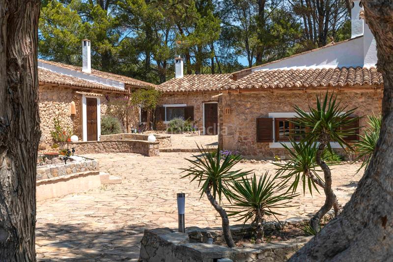 Foto 0a0cd6c1-3a7b-40ad-a270-e877c1d8fa83. Rent country house with fireplace heating parking pool in Esporles