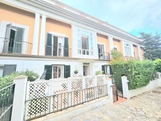 Casa adossada  Carrer del pensament. Casa adosada con jardín privado en zona de colegios a un paseo d