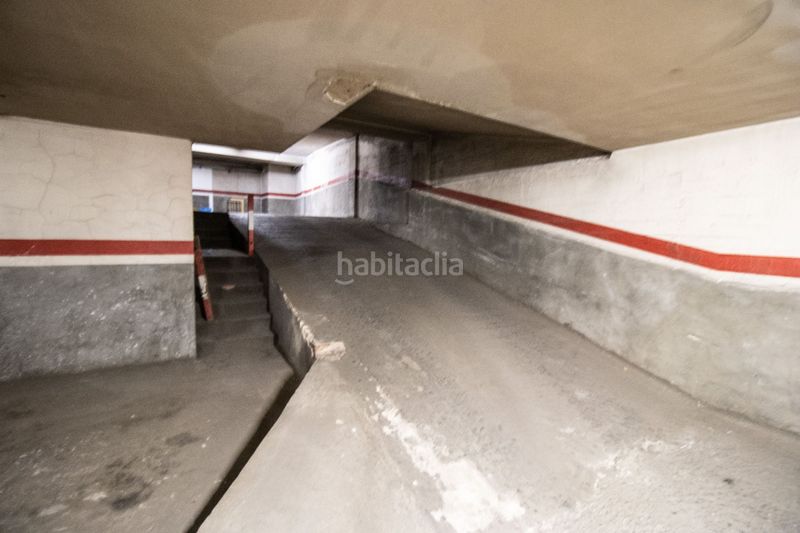 Foto 4a4abfc6-b925-418d-88f2-7915fbd7acf4. Posto auto in Centre Figueres