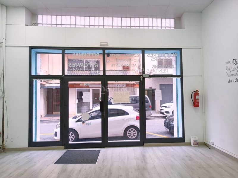 Foto e273629b-416a-41b2-b381-f514fb8ccae4. Lloguer local comercial a Centre Roses