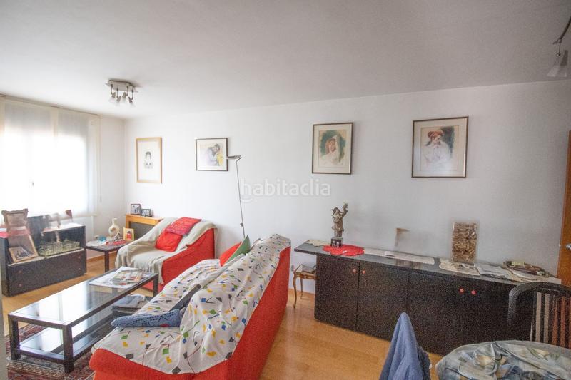 Foto 8e6257fb-b073-4603-a67a-ba6281037858. Attique avec chauffage dans Eixample-Horta Capallera Figueres
