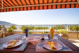 Apartament  Passeig marítim. Apartamento en roses en primera línea de mar con enorme terraza