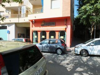 Geschäftsraum in Centre. En venta  amplio local en el centro de roses.