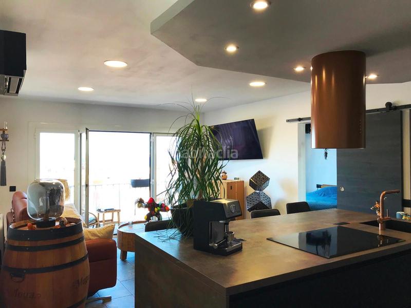 Foto 99c2783a-867c-4381-a61b-5a400d3a7e51. Àtic a Centre Roses