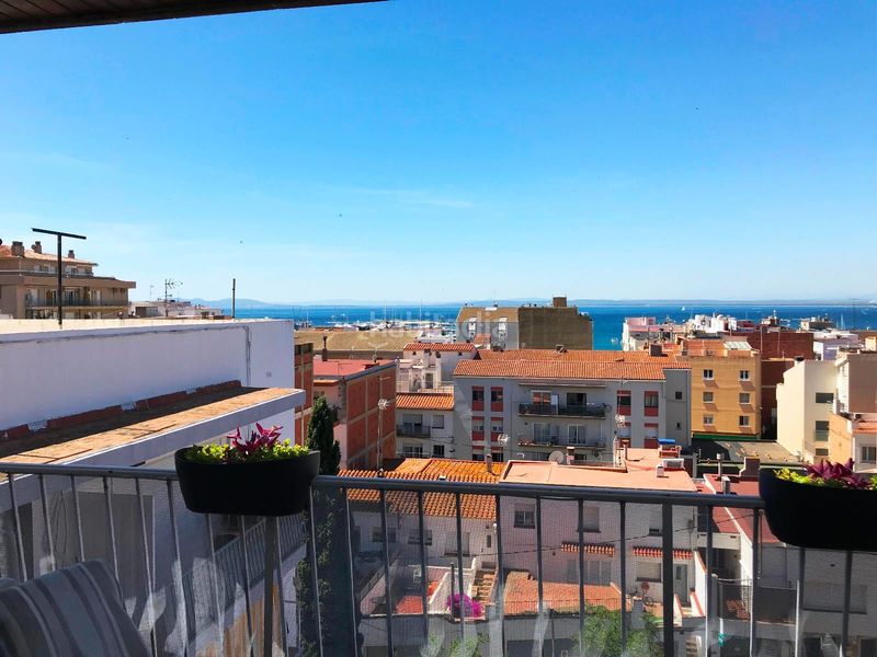 Foto c1c976a9-94b5-4ad7-a4e2-bb888a026ece. Àtic a Centre Roses