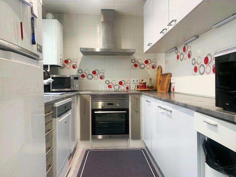 Foto feba5e02-8845-4207-9b7b-6279b3899658. Flat with heating in Centre Roses