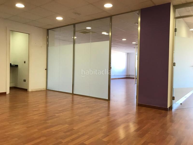 Foto 408bbe74-8362-4cf2-bc10-036a747d08f8. Lloguer oficina a gran via de les corts catalanes 133 a Barcelona