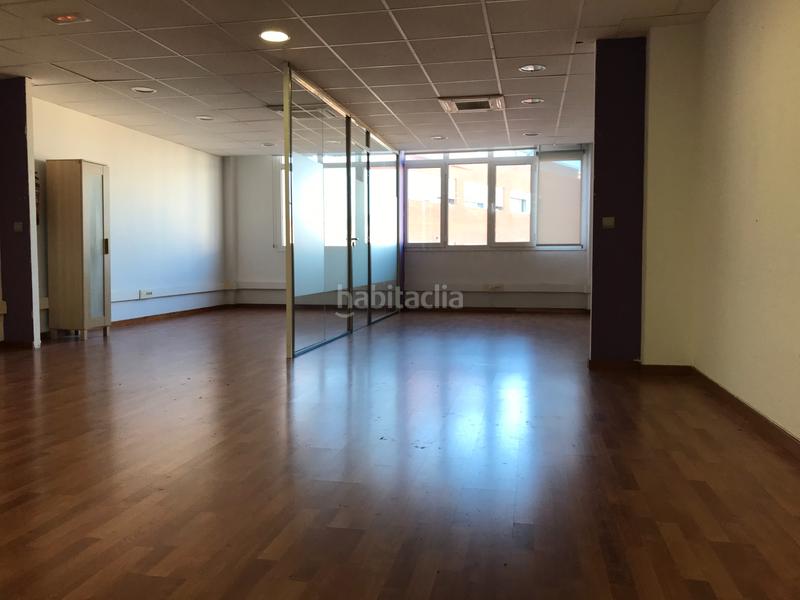 Foto 76e01b27-8d06-4917-9c92-81f1e730ff94. Lloguer oficina a gran via de les corts catalanes 133 a Barcelona