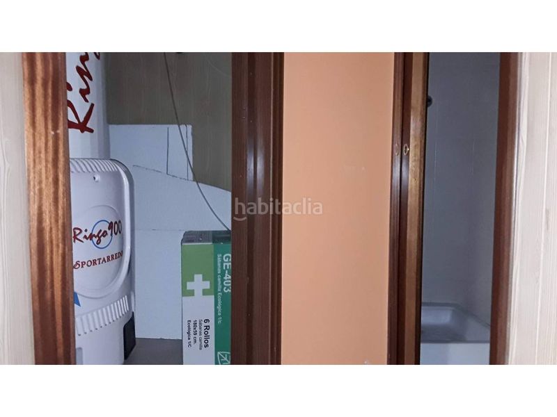 Foto e1a76baf-e3e5-4a98-bcfa-fbd8bb381a70. Local commercial dans Berga