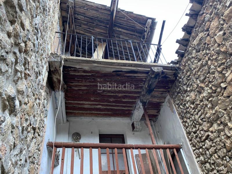 Foto 204eb8ba-5107-4574-a0d0-f33e85336cb7. Casa adossada a Josa i Tuixén