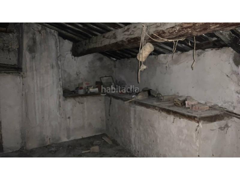 Foto cc5bf64e-9ac7-4274-b0f6-4def575205c5. Casa adossada a Josa i Tuixén