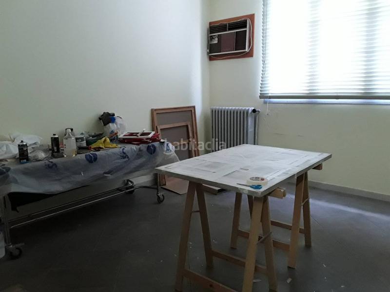 Foto 17df850a-68d0-4f98-a47c-63f6d3c580ed. Location local commercial dans Puig-reig