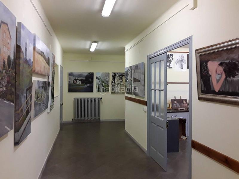 Foto 5fd71a28-82ab-4d44-b753-571b9037f4a5. Location local commercial dans Puig-reig