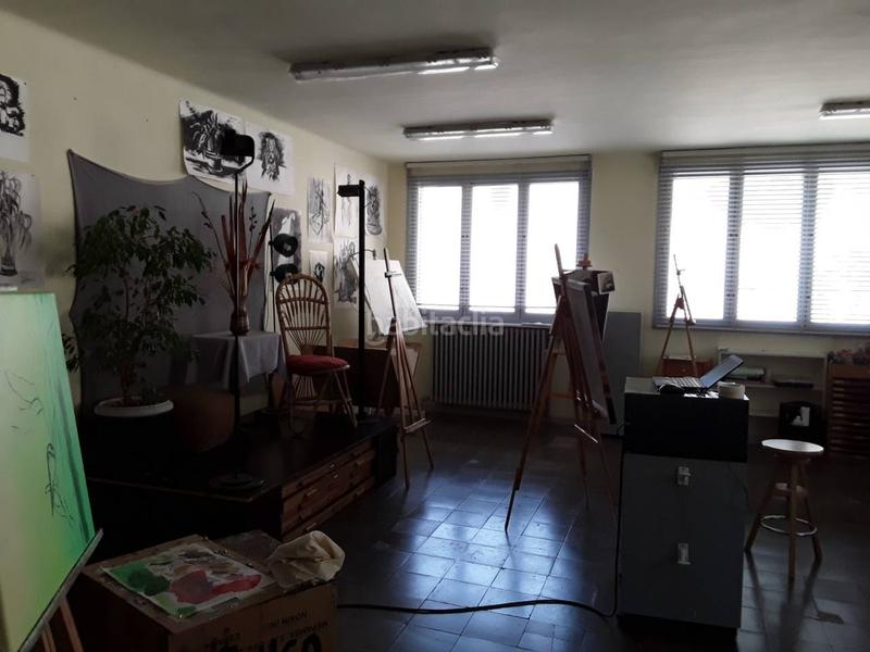 Foto 872acdef-97c2-4e41-9d2d-4ebe293ff93c. Location local commercial dans Puig-reig