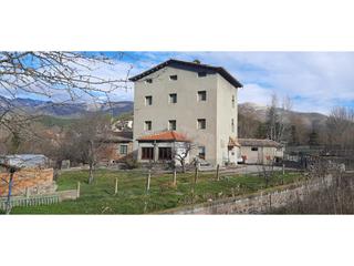 House in Guardiola de Berguedà. Encantadora finca en guardiola del berguedà con vistas panorámic