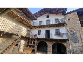 Maison à Gósol. Venta de una casa, pajar, cobertizo y era en gósol