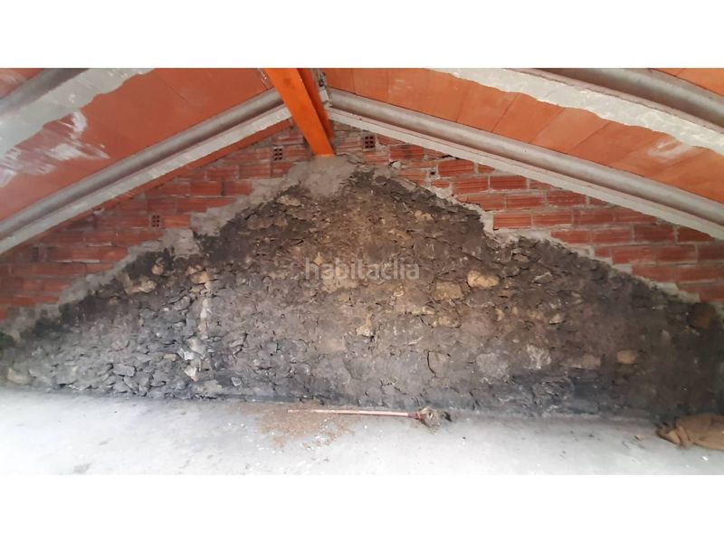 Foto 0d7ef325-8b0e-44c0-b8a9-6beffd65e29f. Flat with heating in Cercs
