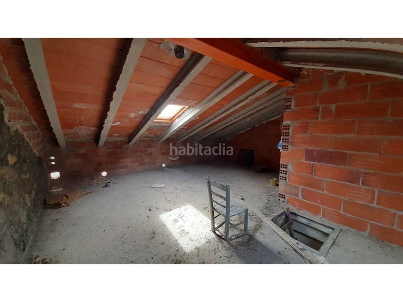 Foto efe3bb1e-dcac-4b69-be1b-db25e8566645. Flat with heating in Cercs