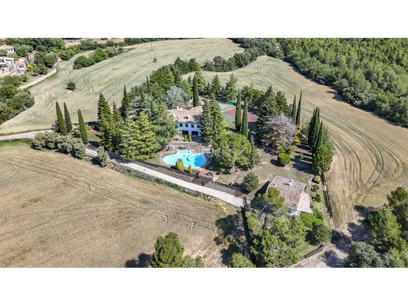 Foto a20100ad-03da-4b7e-901c-6109c83da4d2. Casa  en venta en solsona en Riner