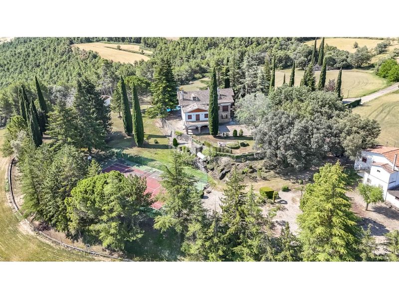 Foto d0534148-ede6-45a4-bb07-83df8256cb17. Casa  senyorial a en Riner