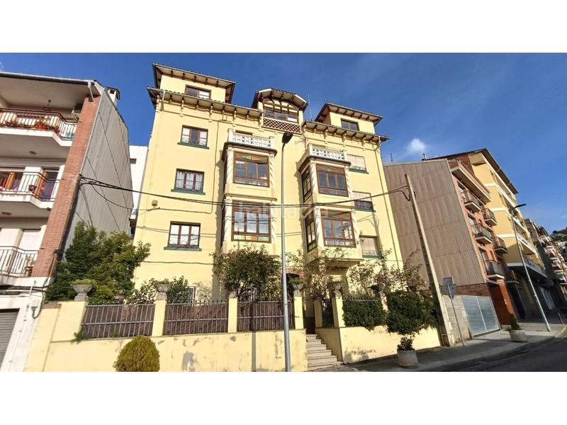 Foto adbb3e62-f6ab-41a3-9b97-af43ef0245d2. Casa edificio de 10 viviendas ideal para inversores en Berga