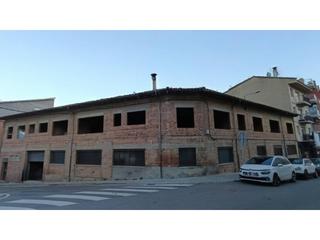 Casa a Gironella. Edificio con proyecto para la construcción de viviendas