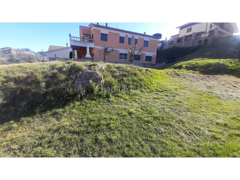 Foto fad87d9e-cda5-49e7-bd35-be2c0f06b2a1. Terreny residencial a Berga