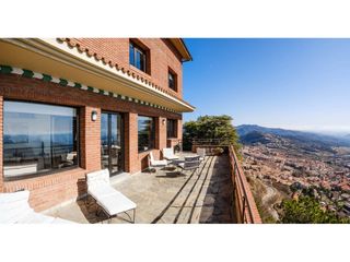 Xalet a Berga. Espléndido chalet con vistas espectaculares.