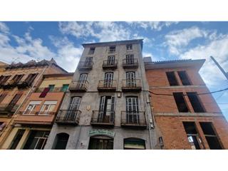 Casa a Berga. Casa para reformar en el centro de berga  ideal para inversores