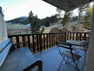 Pis a Coma i la Pedra (La). Acogedor apartamento en pie de pista con chimenea  la coma y la