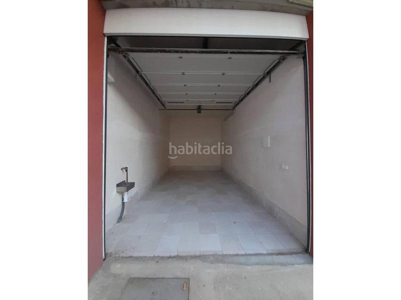 Foto 172fde2d-c745-467c-a335-5e2732a924d6. Parking coche venta de garaje en Berga
