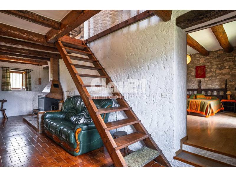 Foto 0c70eb7d-77e6-4b57-a310-8c7977643894. Masía masia en venta en Borredà