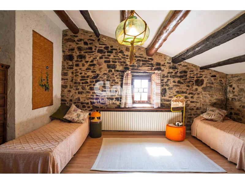 Foto 294be28b-f774-4838-8ff3-8b66d10ccdcf. Masía masia en venta en Borredà
