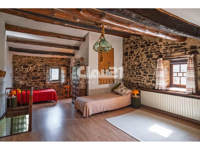 Foto e9d8c242-f060-49d7-9a28-9652e22a4816. Masía masia en venta en Borredà