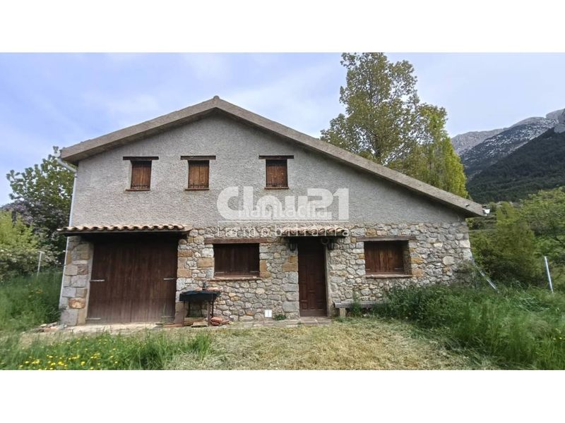 Foto 8683f274-5a65-4204-b6c5-9a10e55ff6fc. Casa amb aparcament a Gósol