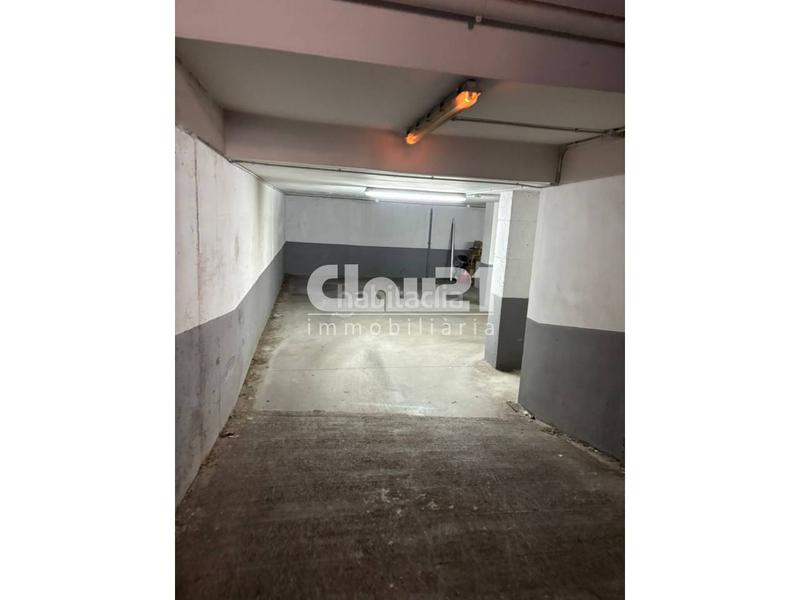 Foto 8943deca-5182-4893-bd1a-0d0466963946. Parking coche parquing en venta en Berga