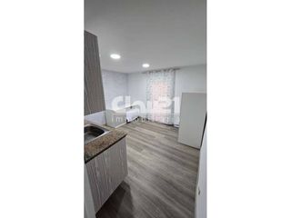 Rent Flat  Calle pietat. Piso de alquiler en berga