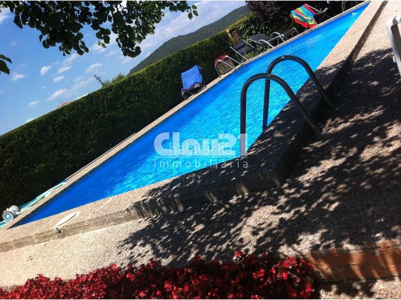 Foto b90b8809-f39e-4425-87e4-a42a6ecef68f. Casa amb calefacció aparcament piscina a Cardona