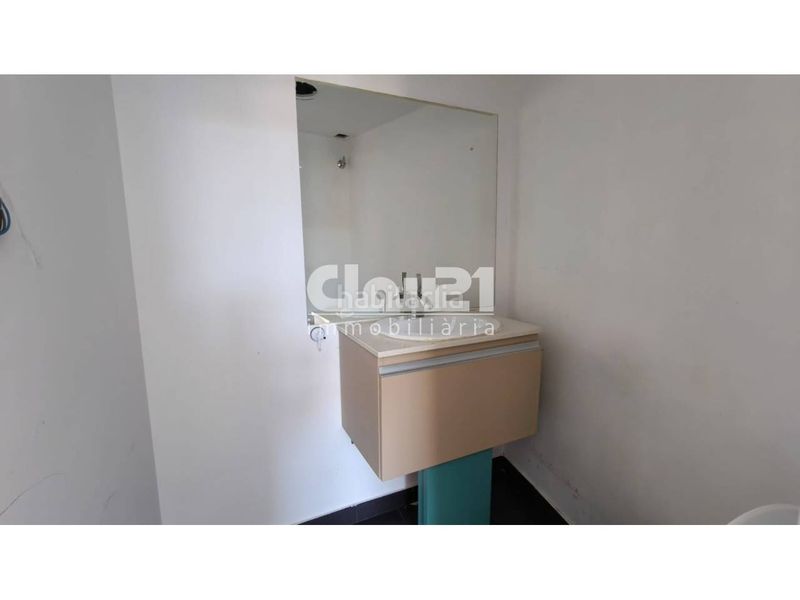 Foto 49f5d5a2-b4fc-47df-a2e5-f98e319950a1. Lloguer local comercial a Berga