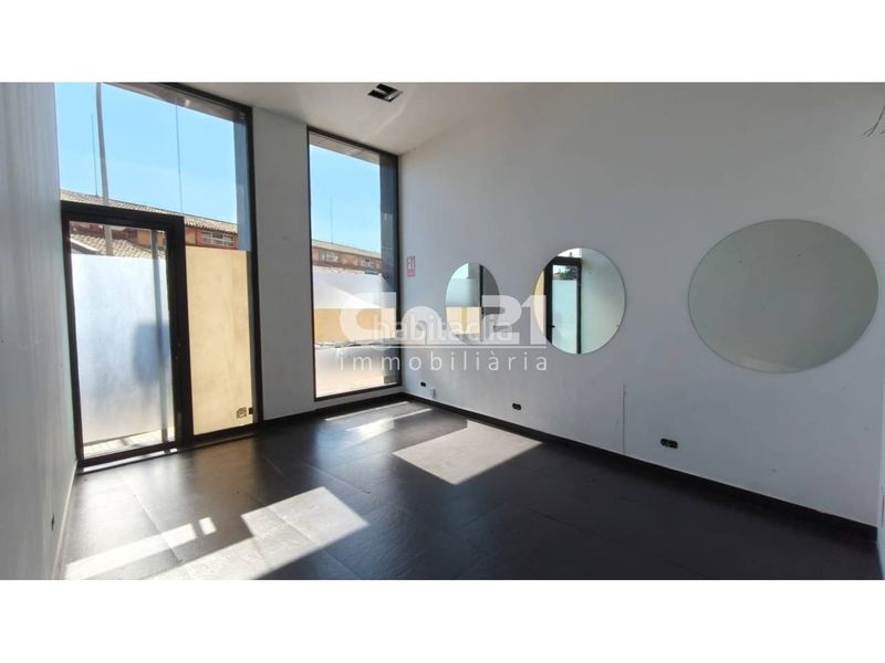 Foto 4ac0c064-42ca-4df0-80d8-407488ecf416. Lloguer local comercial a Berga