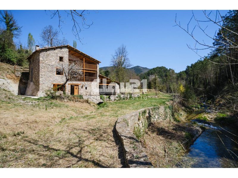 Foto 5c7468e9-f0e0-4ced-b77b-abba1a1a2e82. Masía molí de dalt masiamolí del s.xv a . una joya única en el berguedà. en Borredà