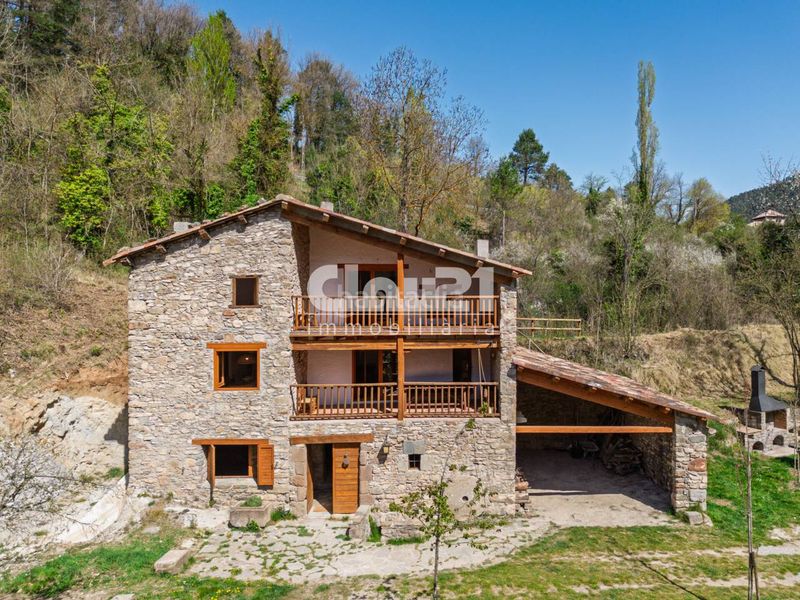 Foto 5d29fe5b-6b58-4a16-acc7-e222786fff2e. Masía molí de dalt masiamolí del s.xv a . una joya única en el berguedà. en Borredà