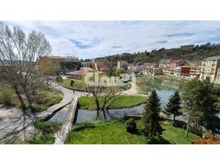 Haus  Calle pont vell. Casa en venta en gironella