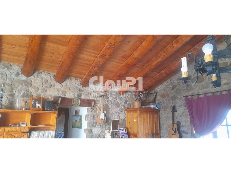 Foto ed3fdbca-df22-4c1e-bada-40733c7004ff. Masia a Saldes
