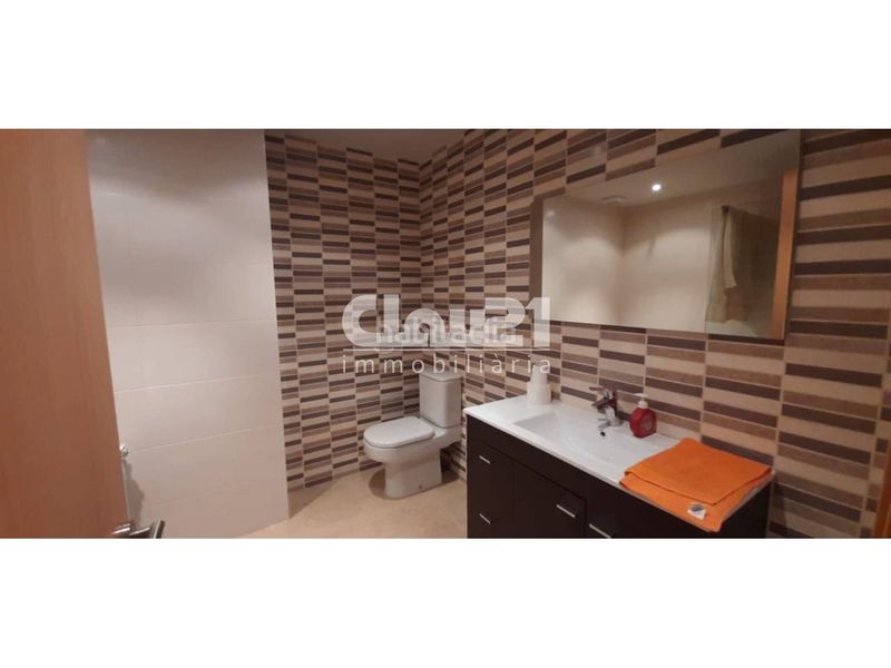 Foto 466a7d15-cbdd-40c2-9edb-8ce8914285e1. Rent duplex with heating parking in Avià
