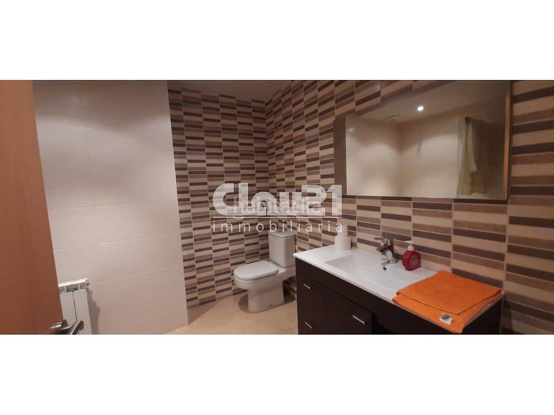 Foto 4d6041a9-cb9f-4ebe-9e61-6a03dc090dd1. Rent duplex with heating parking in Avià