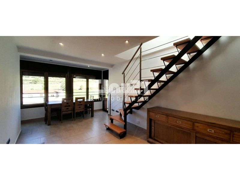 Foto a85f7513-6ee3-4a22-9441-647484391f9e. Rent duplex with heating parking in Avià